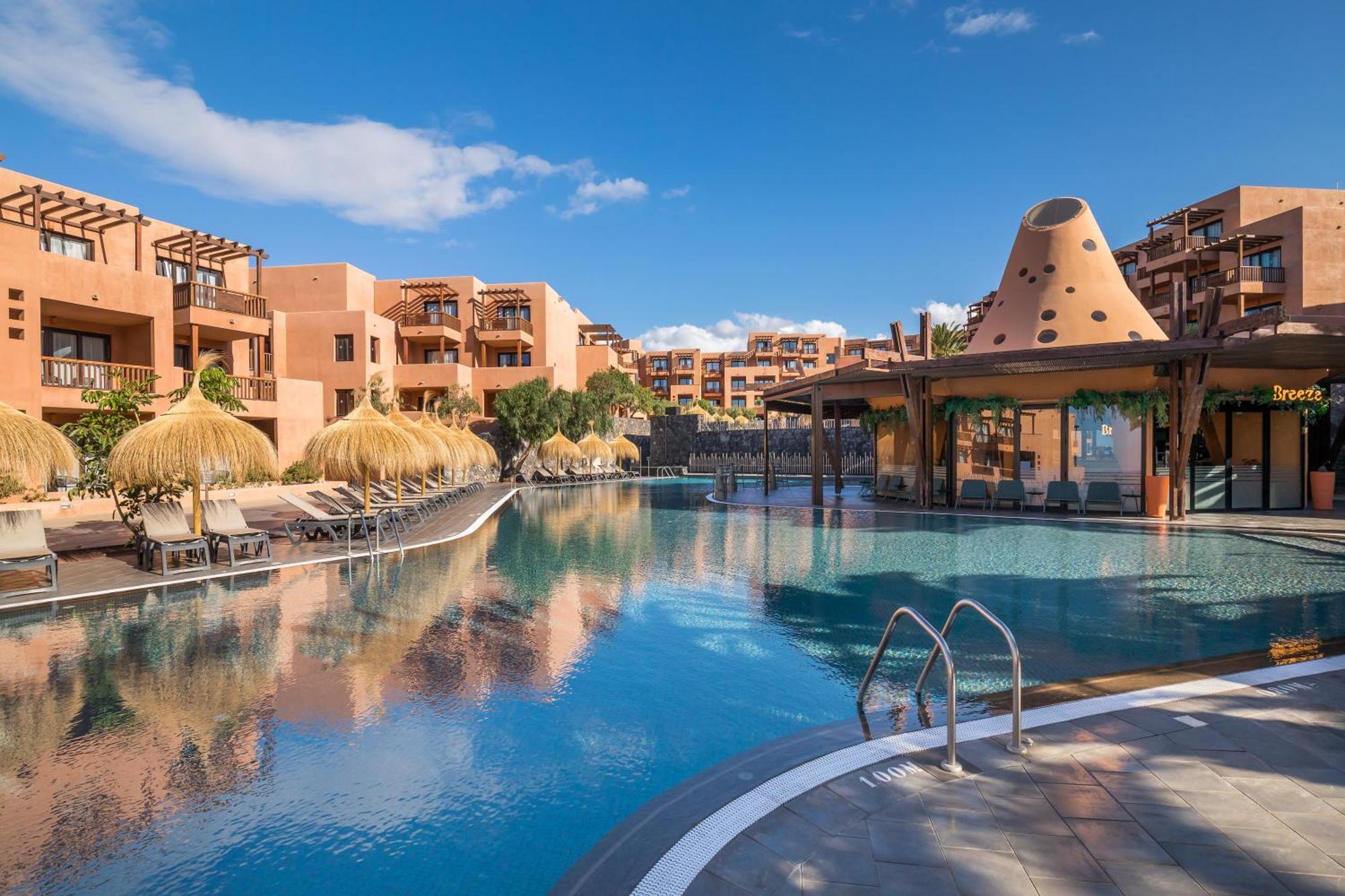 Barcelo Tenerife Golf Del Sur Esterno foto The swimming pool at the hotel