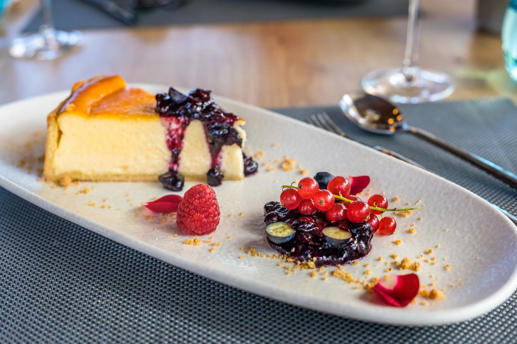 Barcelo Tenerife Golf Del Sur Esterno foto Cheesecake with fruit