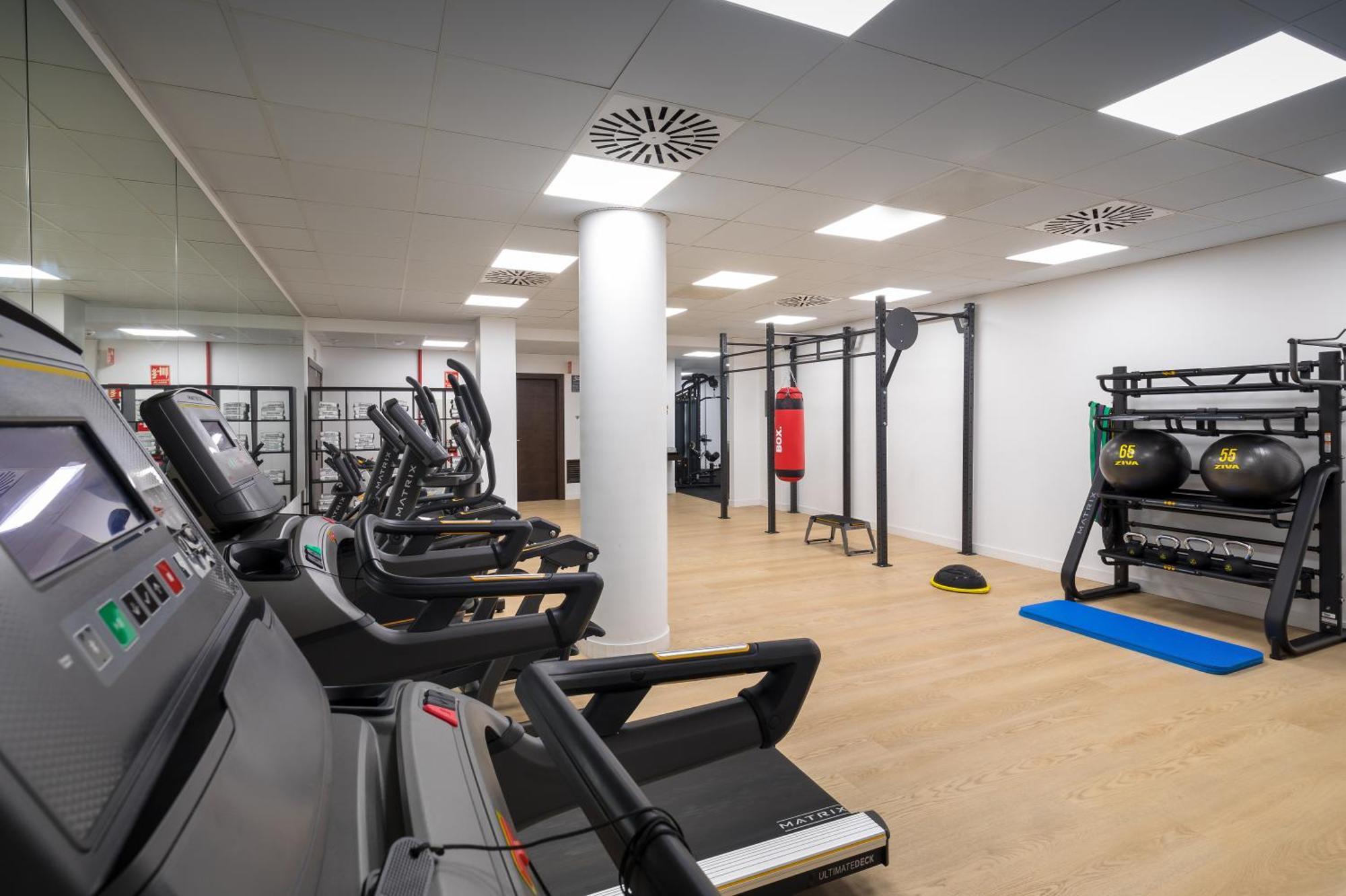 Barcelo Tenerife Golf Del Sur Esterno foto The gym at the National Football Centre